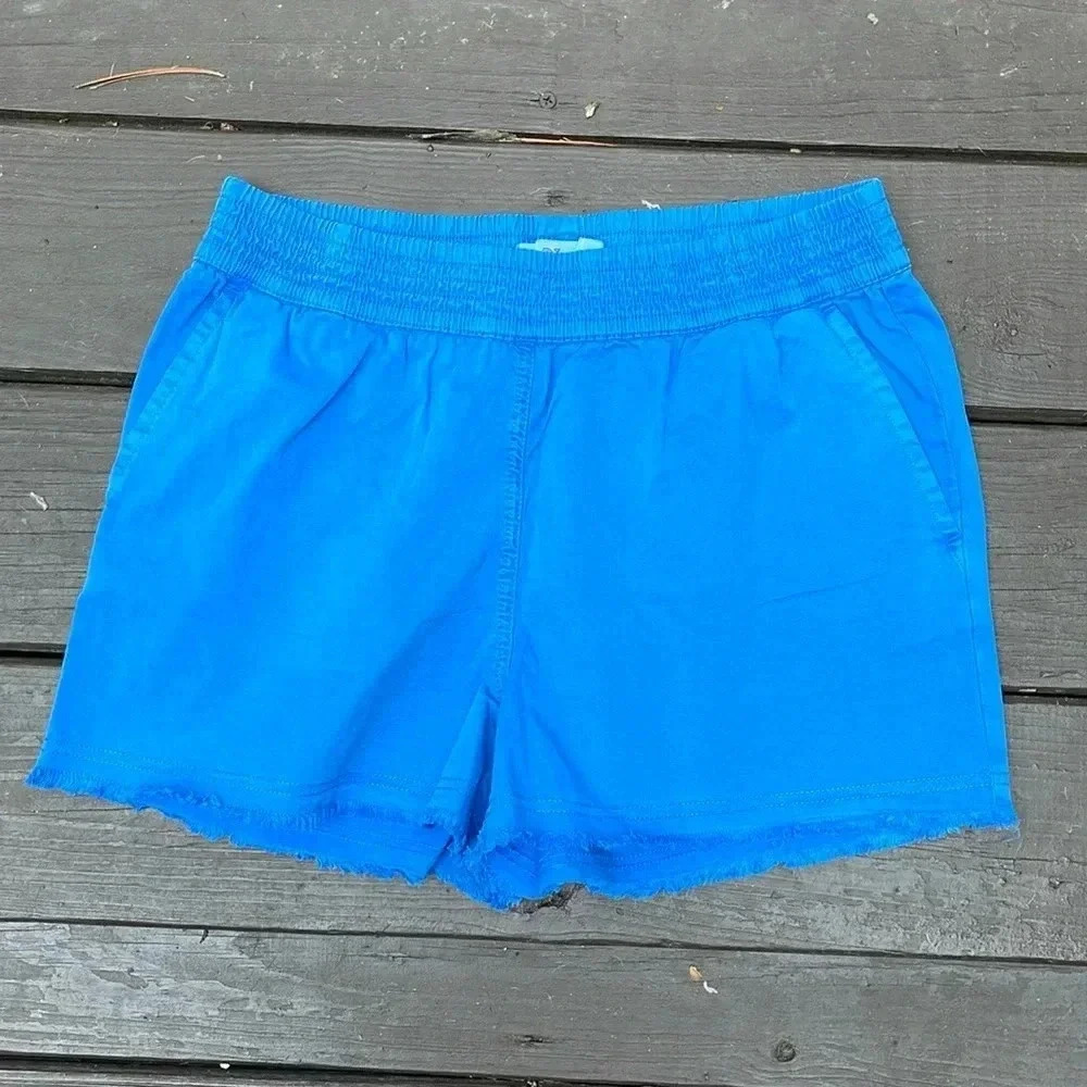 Vineyard vines, style 2H001309 blue relaxed, chino style shorts, size small